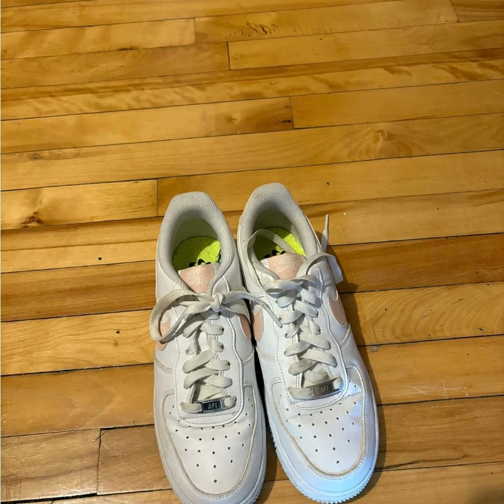 Nike White Sneakers with Light Pink Air Force - Picture 4 of 4